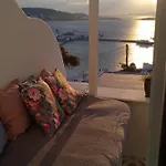 Anemones Sea View דירה
