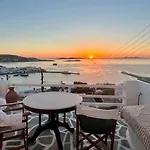 Anemones Sea View דירה